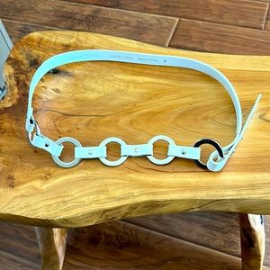 White women’s medium Casual Corner Belt